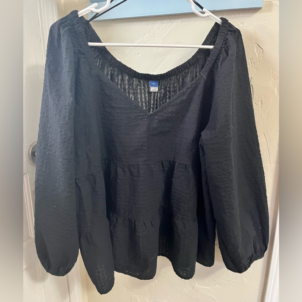 Old Navy Black Tiered Seersucker shirt size XL